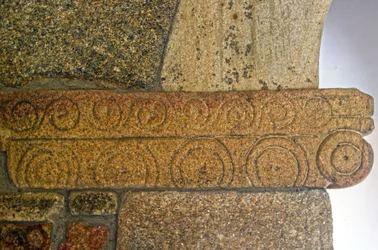 Visigotische gravures in de Kapel van São Pedro de Balsemão, Sé, Lamego, Portugal c.599 (graniet)